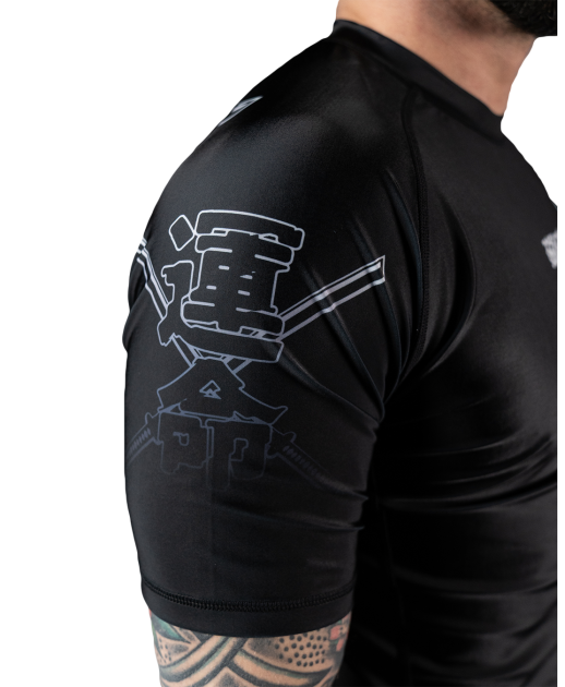 Fate Tanto Rashguard – Krótki Rękaw